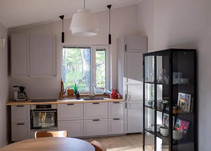 Seaside Getaway Rooslepa